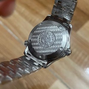 Omega Seamaster 2551.80.00 36.25mm bezel xoay 4