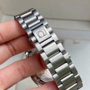 Omega Seamaster Aqua Terra Mid Size Chronometer 25047500 MOP Diamond 4