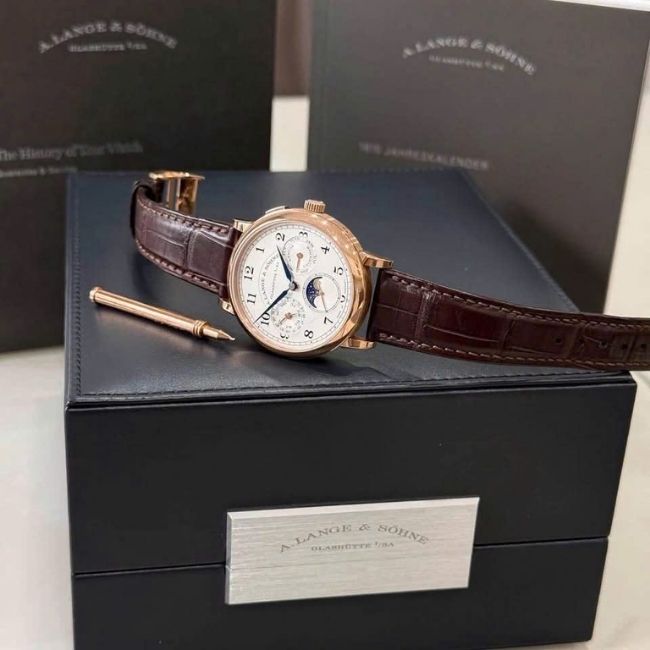 A. Lange & Sohne 1815 Annual Calendar 40mm Ref. 238.032 _ LSLS2384AP 6 A. Lange & Sohne 1815 Annual Calendar 40mm Ref. 238.032 _ LSLS2384AP 6