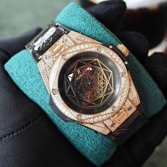 Hublot Big Bang Sang Bleu 18k Full Pave Diamond 1 Hublot Big Bang Sang Bleu 18k Full Pave Diamond 1