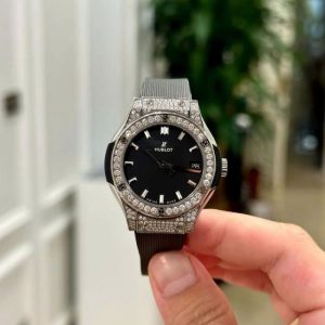 Hublot Classic Titanium Pavé 581.NX.1470.RX.1704 2