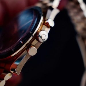 Omega Moonwatch - Mặt số đen - Vàng hồng 18k 4