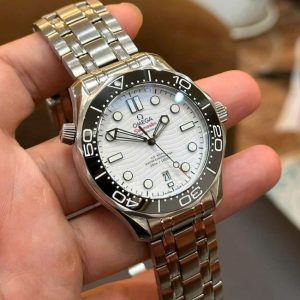 Omega Seamaster Diver 300M Co‑Axial Master Chronometer 2