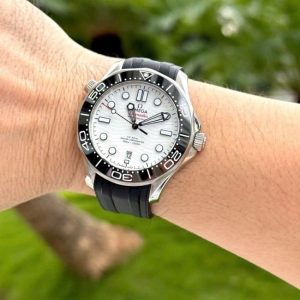 Omega Seamaster Diver 300M Dial trắng vân sóng 42mm 2