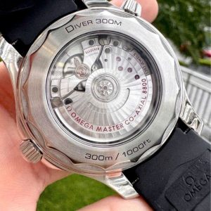 Omega Seamaster Diver 300M Dial trắng vân sóng 42mm 3