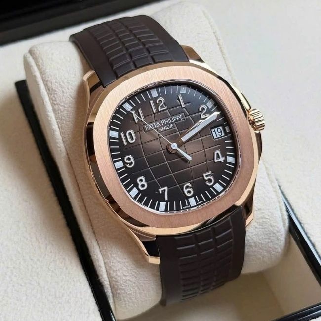 Patek Philippe Aquanaut 5167R - Date Brown 1 Patek Philippe Aquanaut 5167R - Date Brown 1