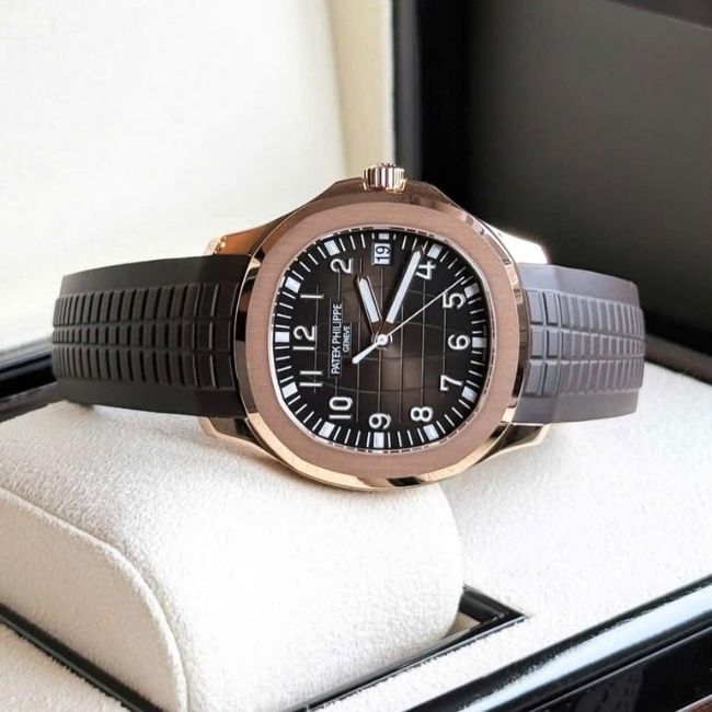Patek Philippe Aquanaut 5167R - Date Brown 2 Patek Philippe Aquanaut 5167R - Date Brown 2