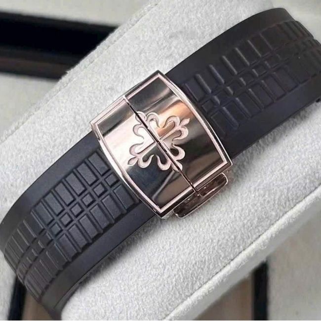 Patek Philippe Aquanaut 5167R - Date Brown 4 Patek Philippe Aquanaut 5167R - Date Brown 4