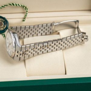 Rolex Land-Dweller 127234 36mm Dial trắng 4