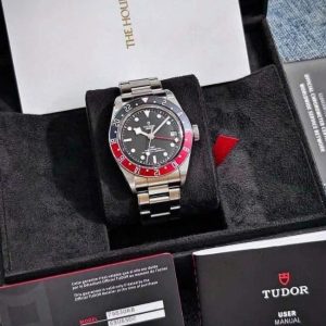 Tudor Black Bay GMT Pepsi 79830RB 41mm 1