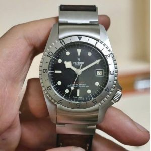 Tudor Black Bay P01 máy inhouse 42mm 1