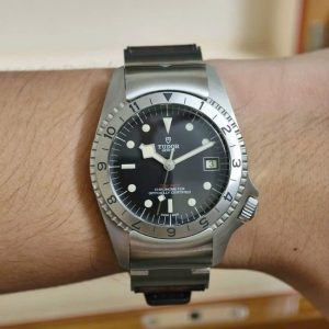 Tudor Black Bay P01 máy inhouse 42mm 3