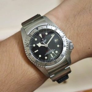 Tudor Black Bay P01 máy inhouse 42mm 4