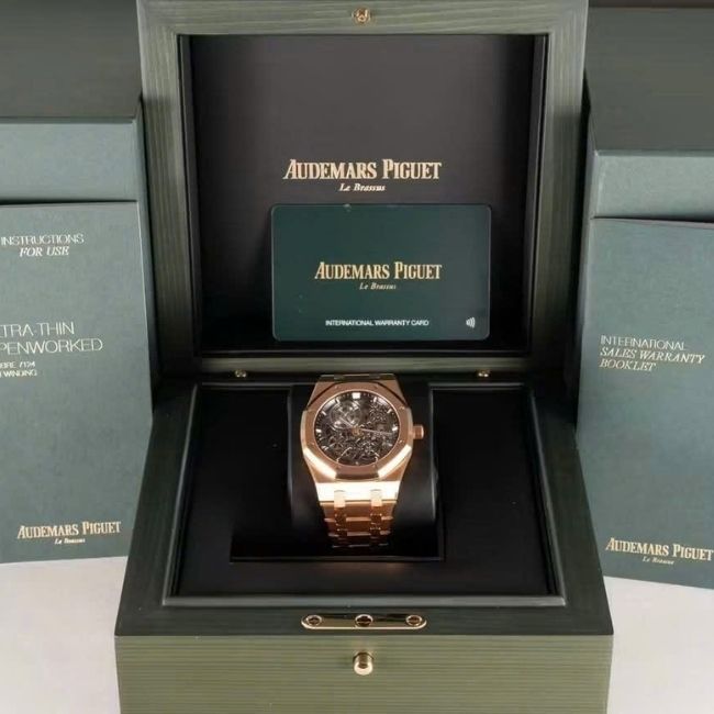 Audemars Piguet Royal Oak _Jumbo_ Extra-Thin Openworked 50th Anniversary 4 Audemars Piguet Royal Oak _Jumbo_ Extra-Thin Openworked 50th Anniversary 4