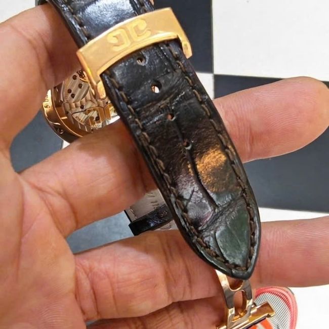 Glashutte trăng sao Big Date Vàng hồng 18k 4 Glashutte trăng sao Big Date Vàng hồng 18k 4