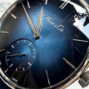 H. Moser & Cier Venturer Rolls-Royce Small Seconds 2327-0203 2
