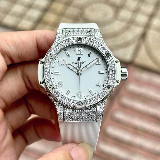 Hublot Big Bang Steel White Pavé 38mm 2 Hublot Big Bang Steel White Pavé 38mm 2