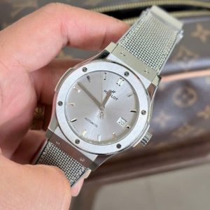 Hublot Classic Essential Grey Dial 42mm 2