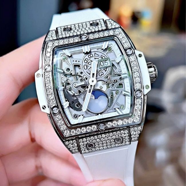 Hublot Spirit of Big Bang Moonphase Titanium White Pavé 647.NE.2070.RW.1604 1 Hublot Spirit of Big Bang Moonphase Titanium White Pavé 647.NE.2070.RW.1604 1