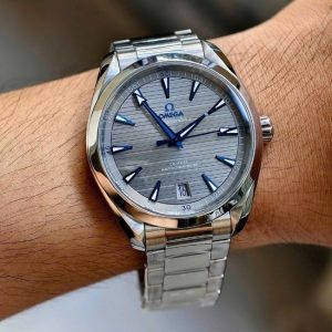 Omega Aqua Terra 150M Grey Dial vân gỗ 41mm 1