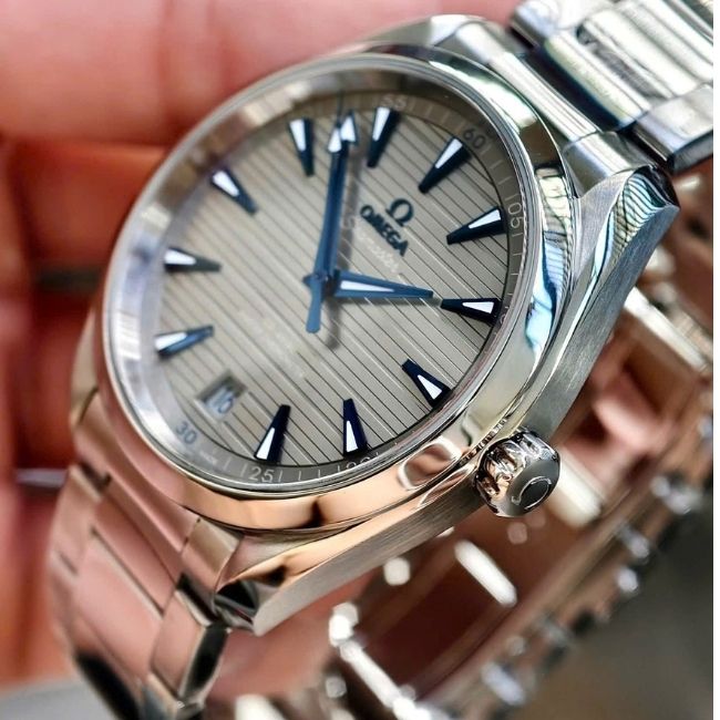 Omega Aqua Terra 150M Grey Dial vân gỗ 41mm 2 Omega Aqua Terra 150M Grey Dial vân gỗ 41mm 2