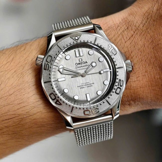 Omega Seamaster Diver 300M Co-Axial Master Chronometer 42mm 210.30.42.20.06.002 3 Omega Seamaster Diver 300M Co-Axial Master Chronometer 42mm 210.30.42.20.06.002 3