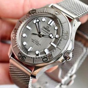 Omega Seamaster Diver 300M Co-Axial Master Chronometer 42mm 210.30.42.20.06.002 4