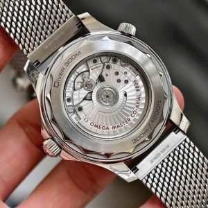 Omega Seamaster Diver 300M Co-Axial Master Chronometer 42mm 210.30.42.20.06.002 5