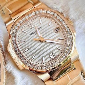 Patek Philippe Nautilus 7010R Rose Gold Kim cương 12