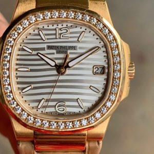 Patek Philippe Nautilus 7010R Rose Gold Kim cương 4