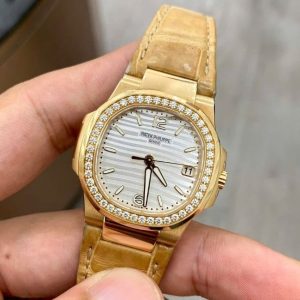 Patek Philippe Nautilus 7010R Rose Gold Kim cương 5