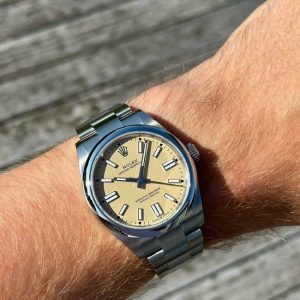 Rolex 126000 Beige Dial no date 36mm 1