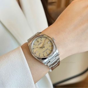 Rolex 126000 Beige Dial no date 36mm 2