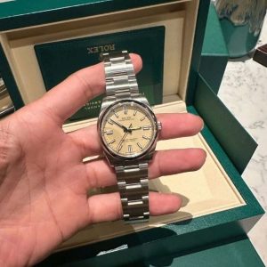 Rolex 126000 Beige Dial no date 36mm 5