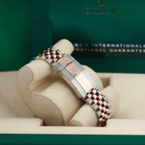 Rolex 126231 mặt số đen - Demi hồng 18k Diamond 2