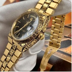 Rolex Oysterquartz DayDate 19018 bản chạm khắc thủ công họa tiết cổ đại 4