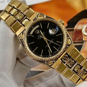 Rolex Oysterquartz DayDate 19018 bản chạm khắc thủ công họa tiết cổ đại 5
